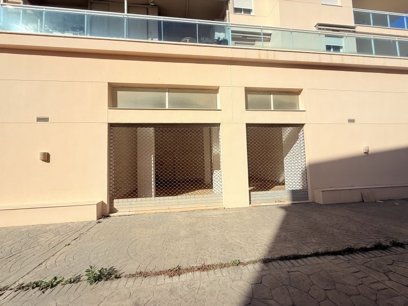 Local comercial en calle mediterranea