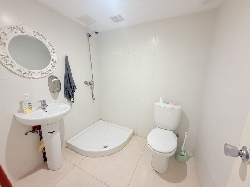 Local comercial con cuarto frio