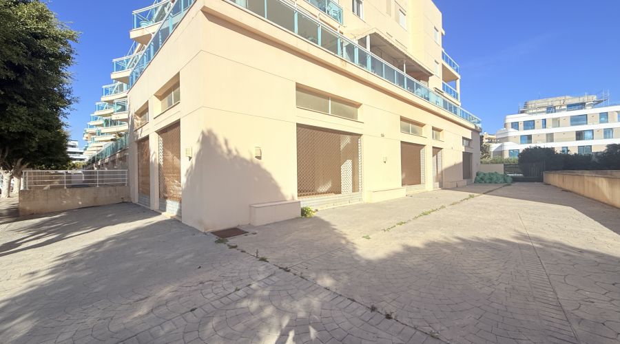 Local comercial en calle mediterranea