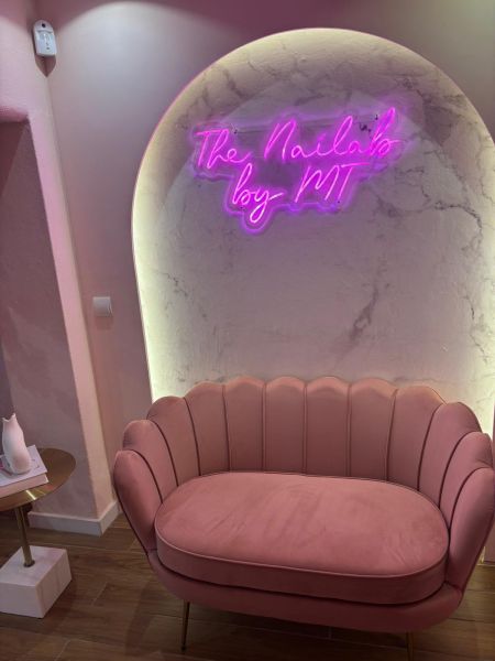 Salón de uñas en calle Progresso