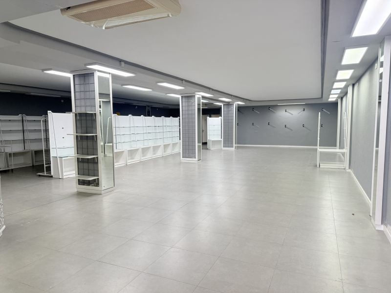 Local comercial en cala de Bou