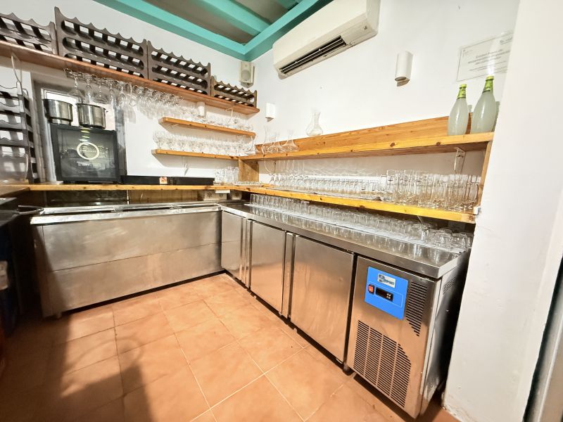 Restaurante en Bisbe Carrasco + vivienda