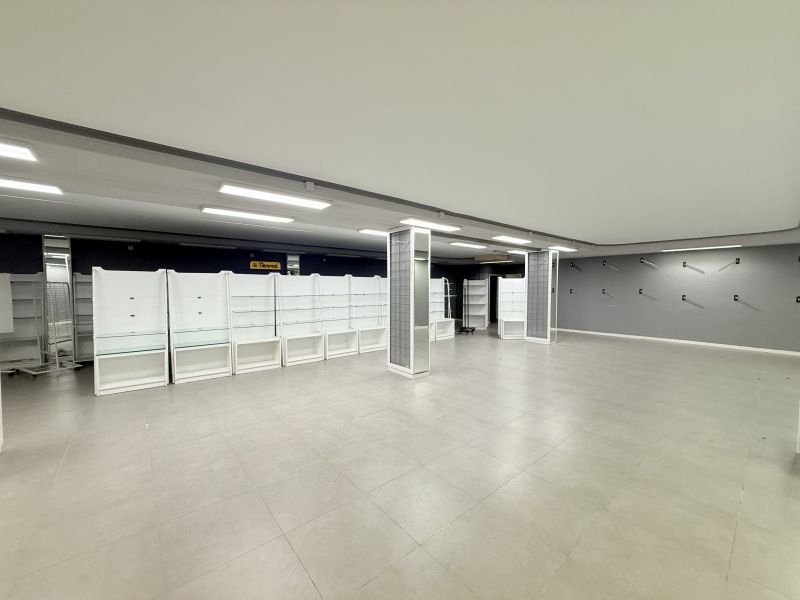 Local comercial en cala de Bou