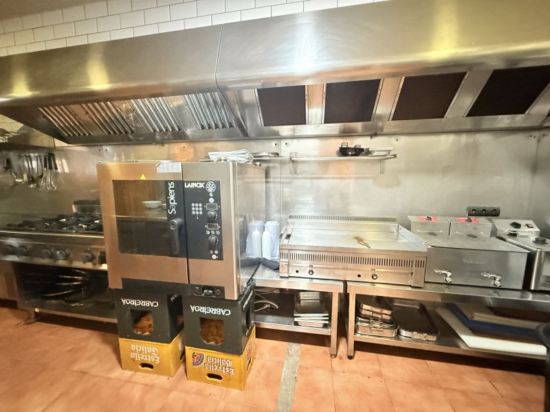 Restaurante en Bisbe Carrasco + vivienda