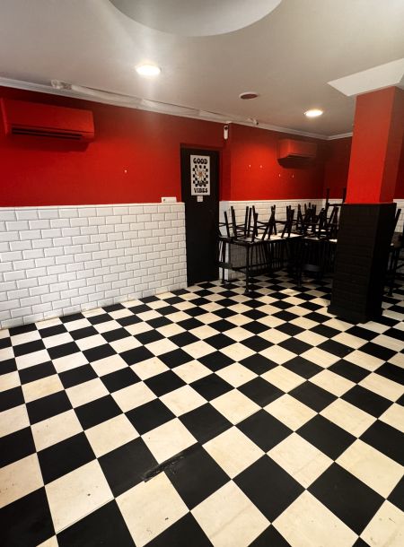 Restaurant in calle General Prim (West end)