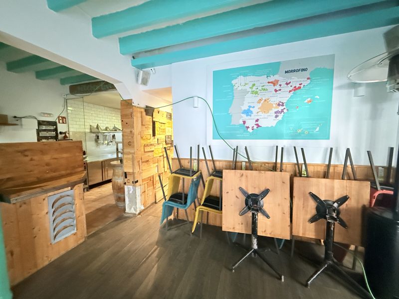 Restaurante en Bisbe Carrasco + vivienda