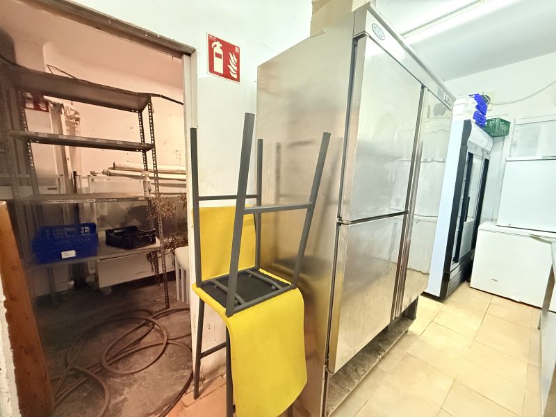 Restaurante en Bisbe Carrasco + vivienda