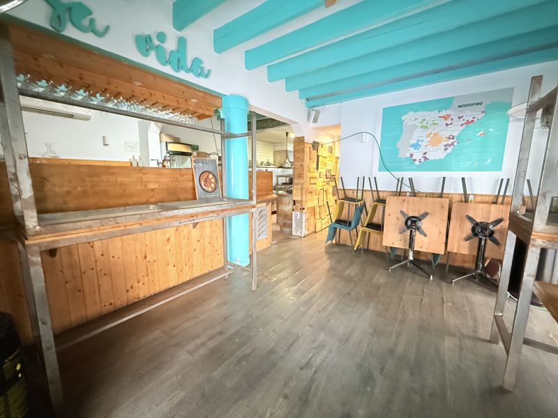 Restaurante en Bisbe Carrasco + vivienda