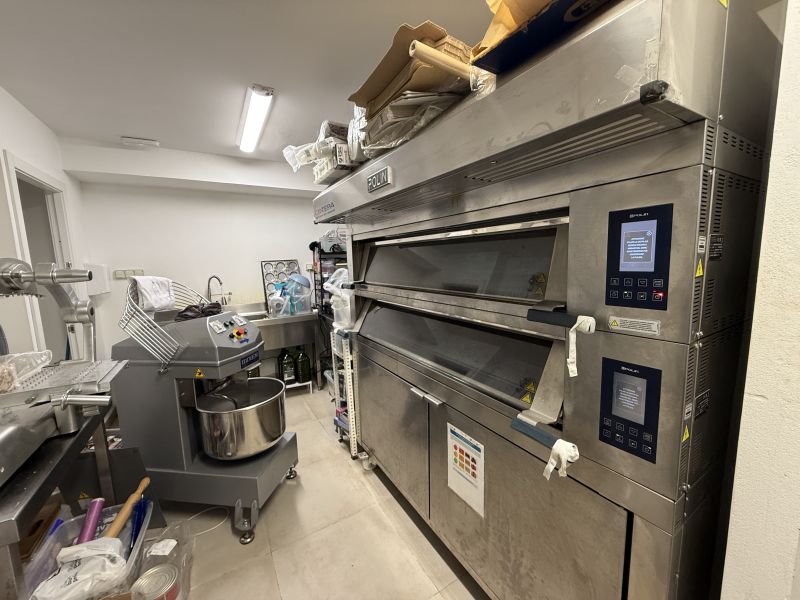 Pizzeria en carrer de Felip II