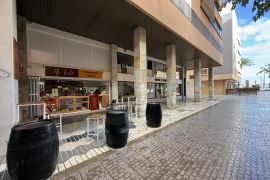 Pizzeria in calle Felip II (Port Area)