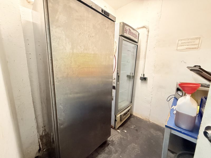 Restaurante en Bisbe Carrasco + vivienda