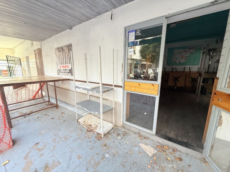 Restaurante en Bisbe Carrasco + vivienda