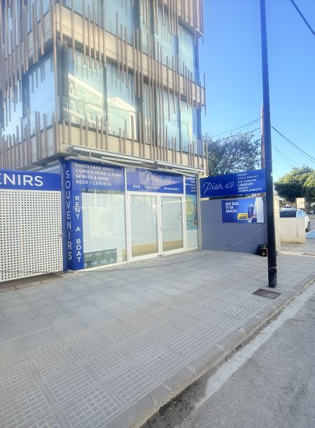 Grocery & souvenir shop in profitable location