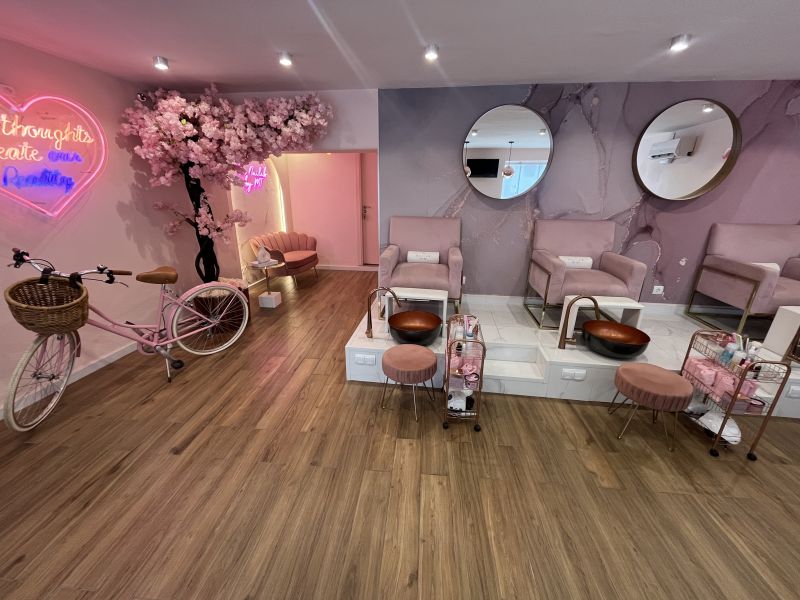 Salón de uñas en calle Progresso