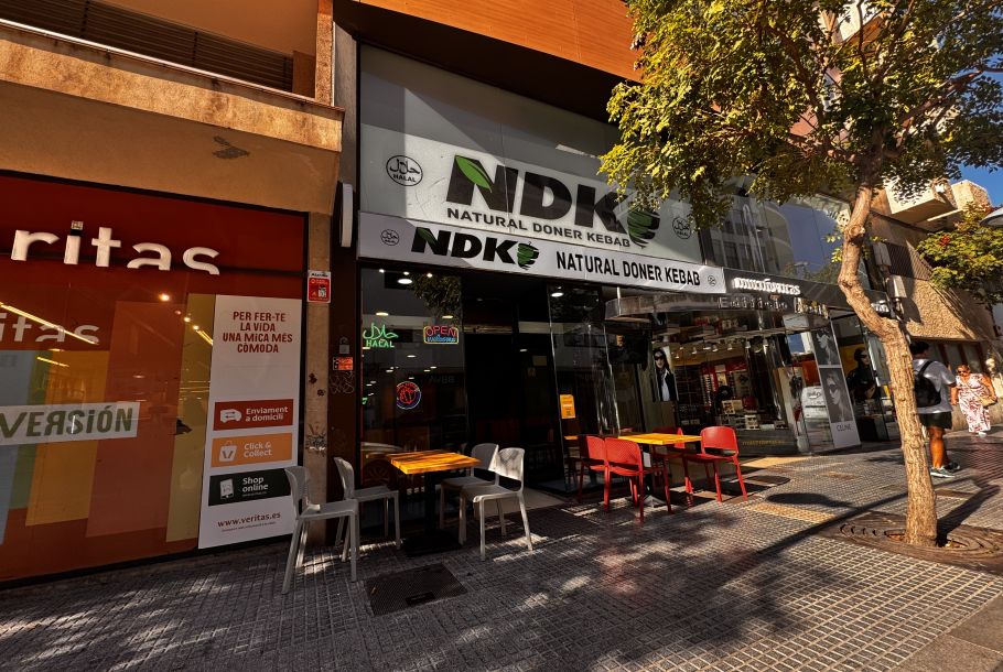 Restaurant in Av. España