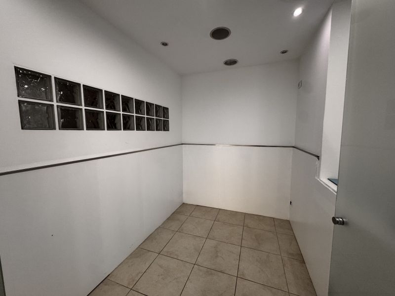 -ON RENT- PREMISES IN IGNACIO WALLIS