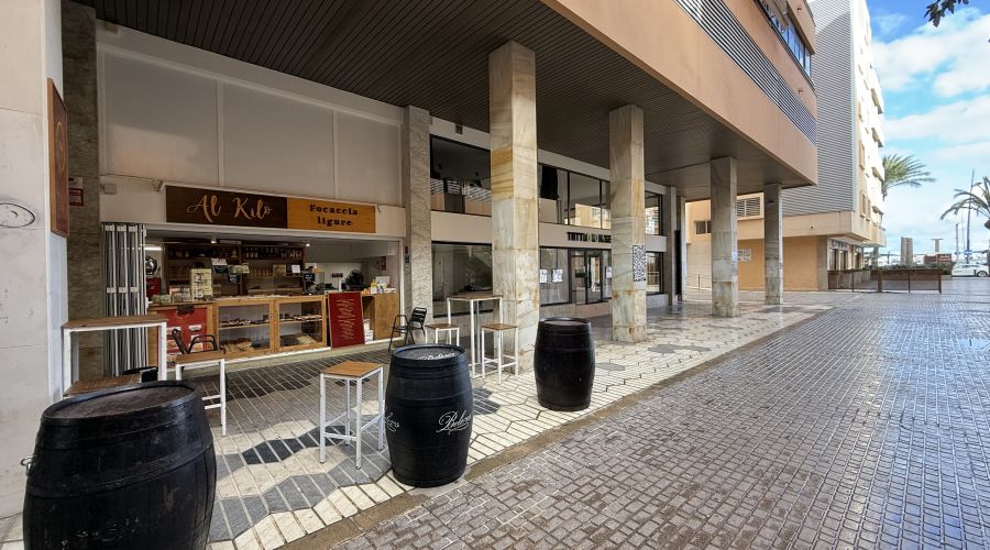 Pizzeria en carrer de Felip II